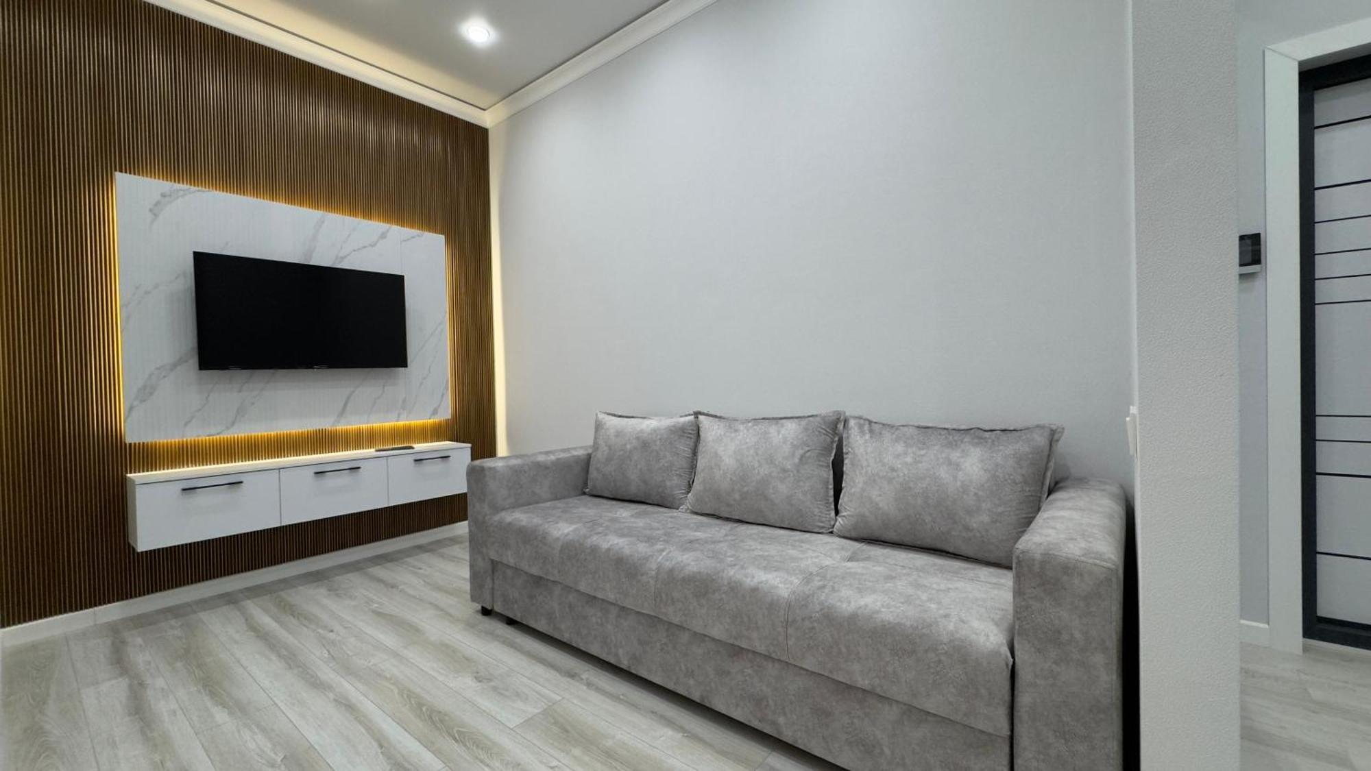 возле трц Grand Park , Armada , уютный люкс для путешественников Apartment Almaty